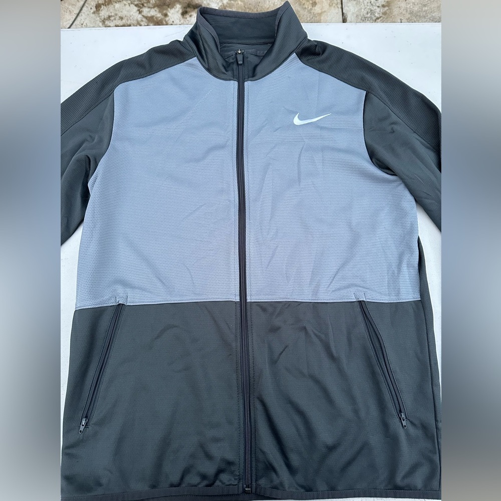 Nike Exercising Sweater